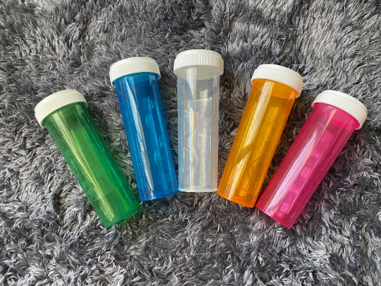 Wholesale Pill Bottle Eyelash Packaging Empty Lash Boxes